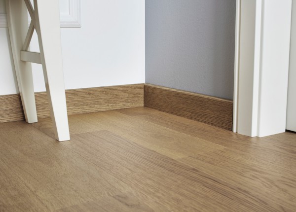 foto realisatie umber select premier detail skirting corner